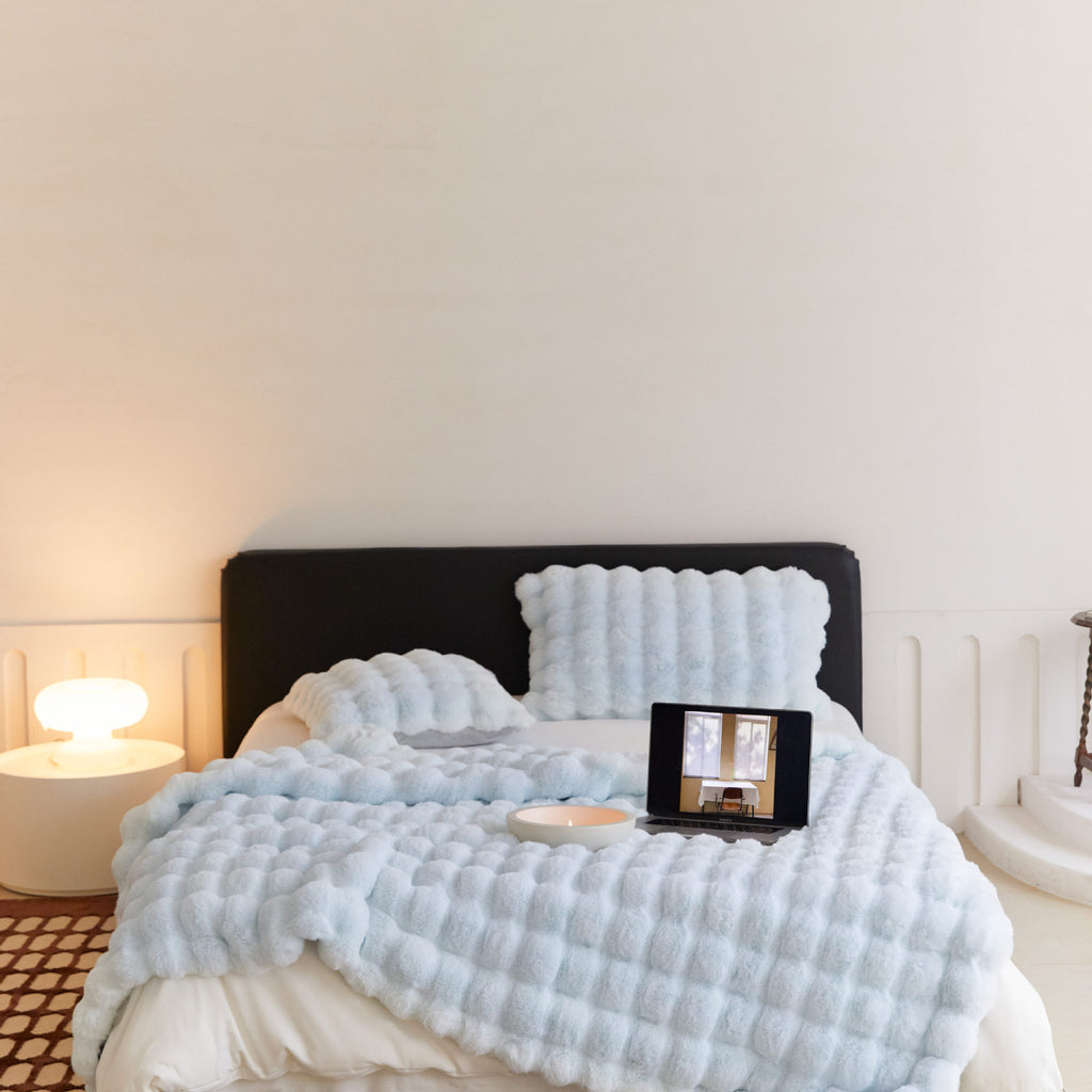 Cozy All-Season Rabbit Bubble Quilt