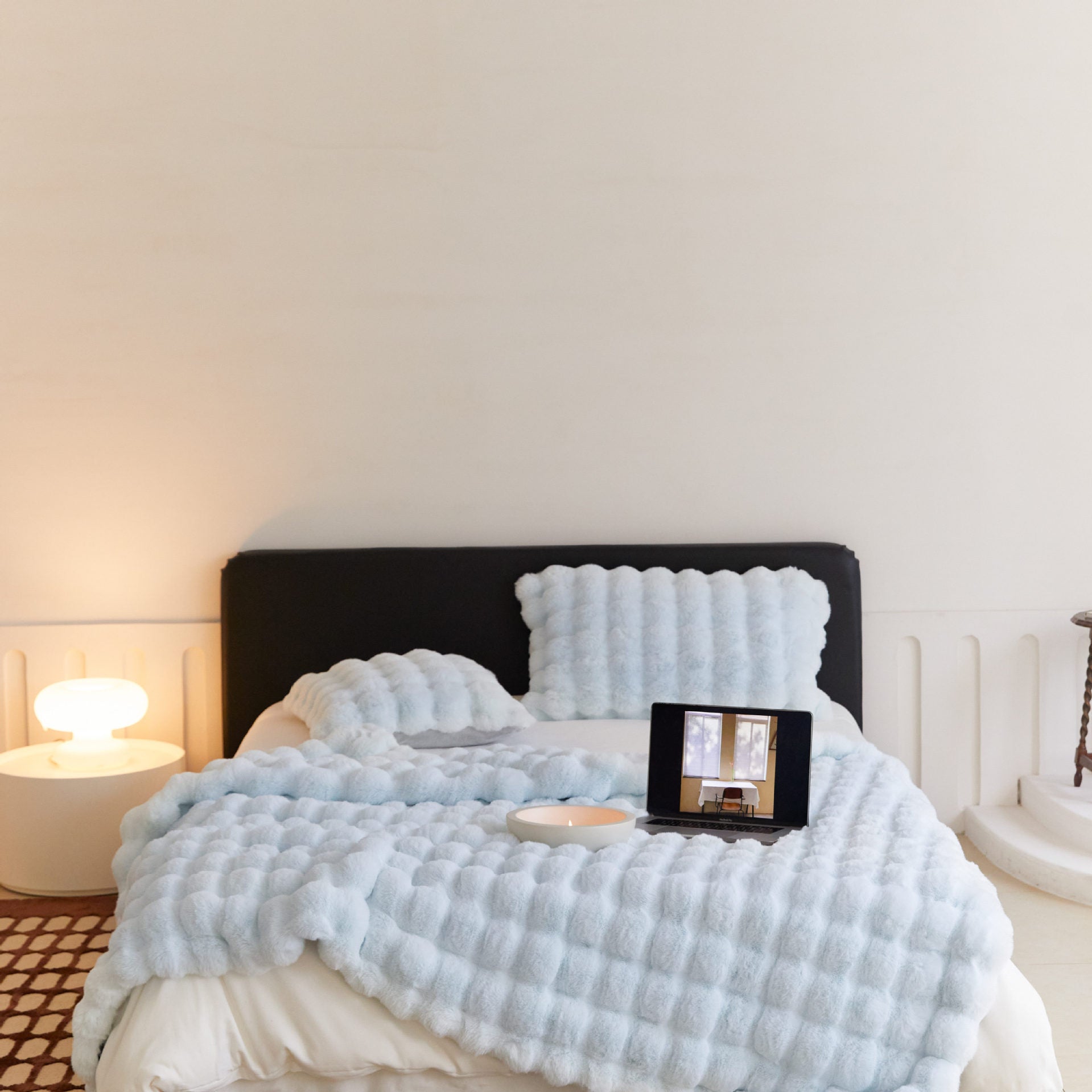 Cozy All-Season Rabbit Bubble Quilt